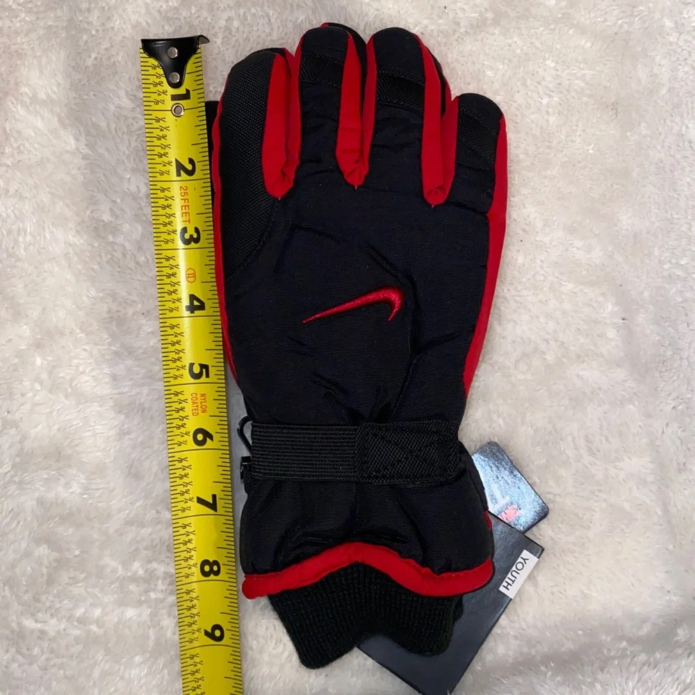 NWT Nike Youth Winter Snow Gloves 8-20 size